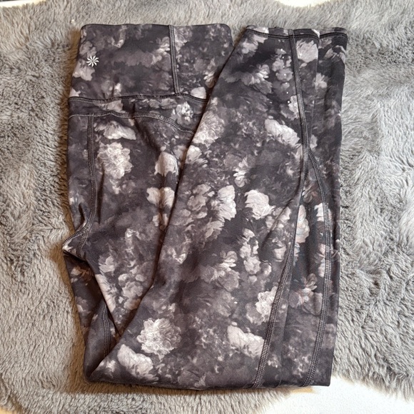 Athleta Pants - Athleta Black Patterned Leggings with Pockets